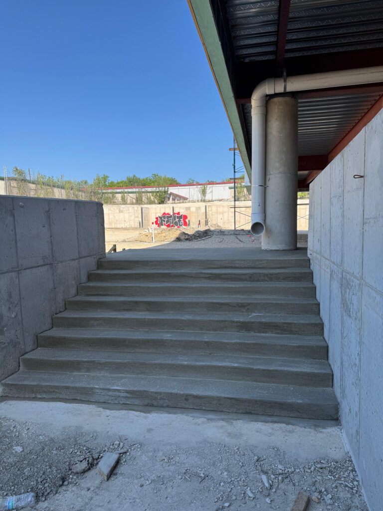 9467e130-39f7-40a4-b5b6-d2f97b85810a